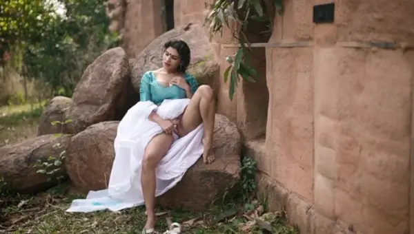 Resmi R Nair – Streaming in White Saree 2024 Hindi Hot Video